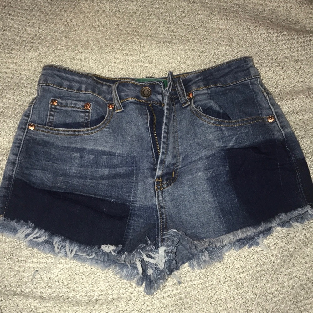 Signature eight jean shorts